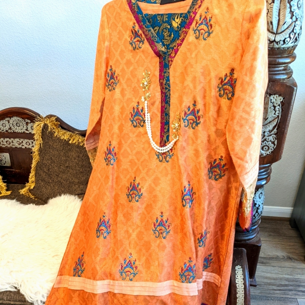 Pakistani designer Phatyma Khan Suit